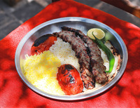 230گرم فیله گوساله,سبزیجات بخار پز,پوره سیب زمینی,سس بلوچیز استیک